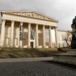 Magyar Nemzeti Múzeum: Történet, Kiállítások és Művészeti Gyűjtemény 31 Magyar Nemzeti Múzeum