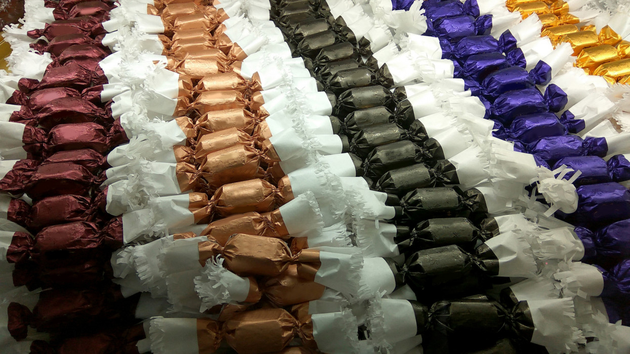 Szaloncukor elő&aacute;ll&iacute;t&aacute;s: Az &eacute;dess&eacute;g, ami meghat&aacute;rozza a kar&aacute;csonyt