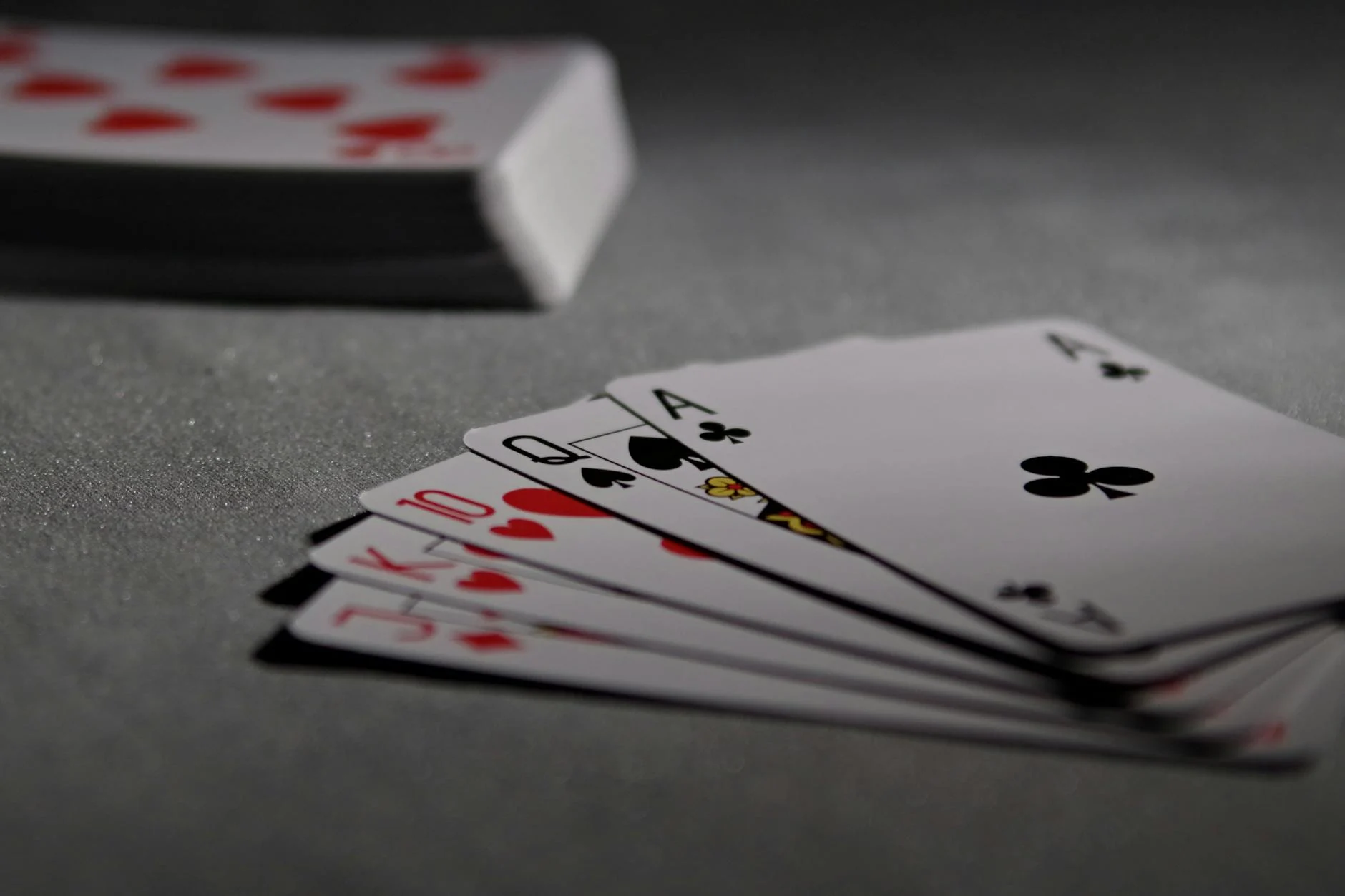 Kaszinó Kártyajáték Útmutató és Stratégiák 22 Baccarat Trükkök, Amikkel Túljárhatsz a Kaszinó Játékvezető Eszén