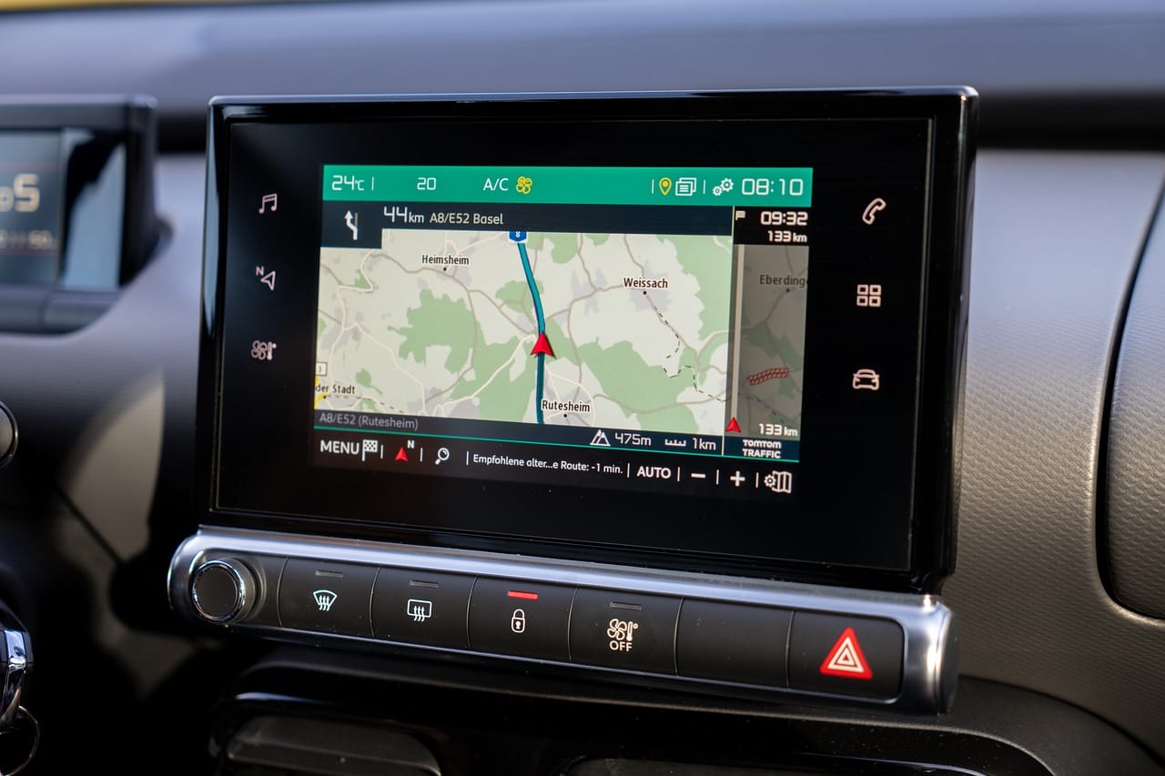 GPS Technológia: Így Segíti a Waze és a Google Térkép a Mindennapi Közlekedést
